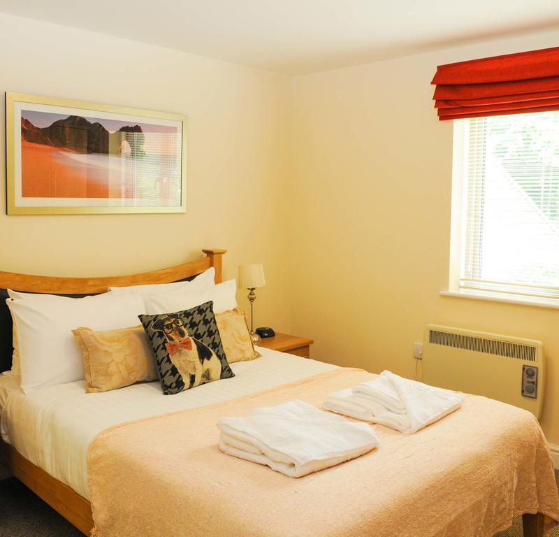 Your Stay Bristol Cotham Lawn Exterior photo