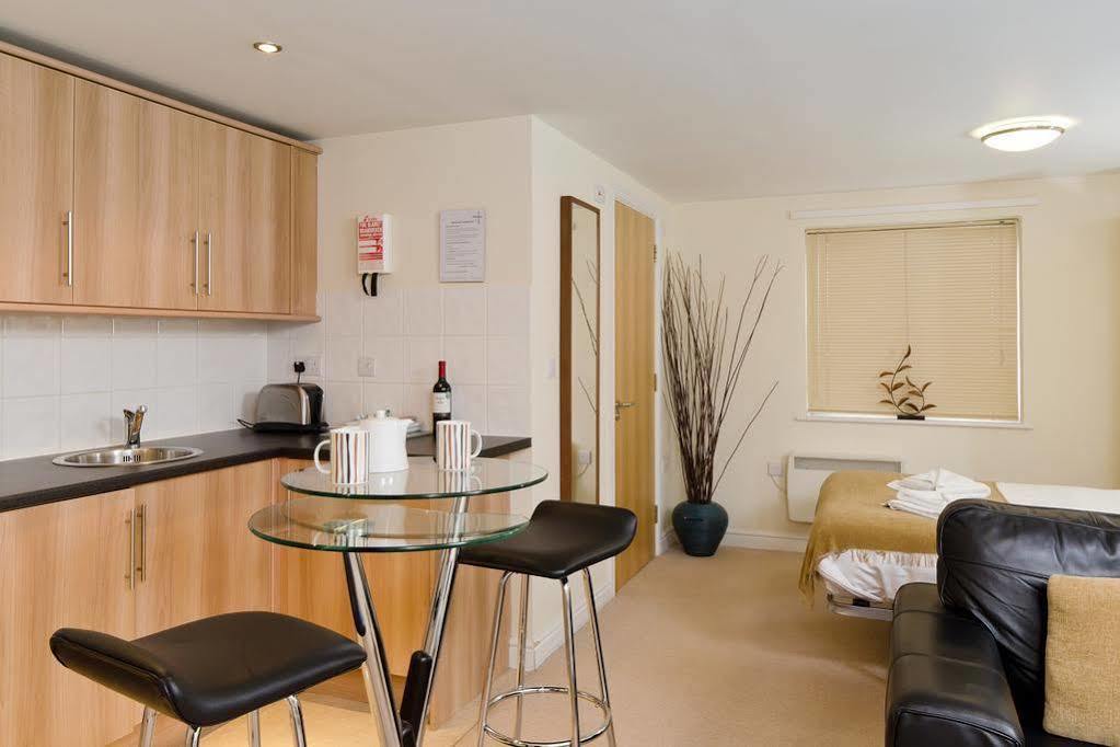 Your Stay Bristol Cotham Lawn Exterior photo